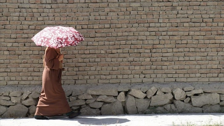 Afganistan'da Taliban hanımlara müteveccih bazısı engellemeler getirdi