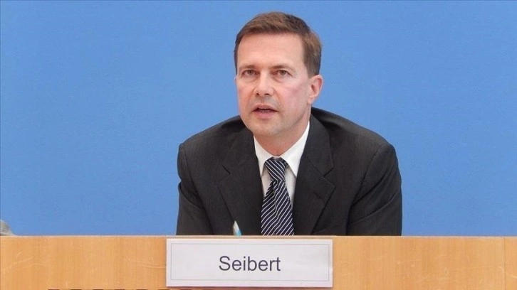 Alman Hükümet Sözcüsü Seibert: Benzerini yaşamadığımız çabuk bir hale akıllıcasına gidiyoruz